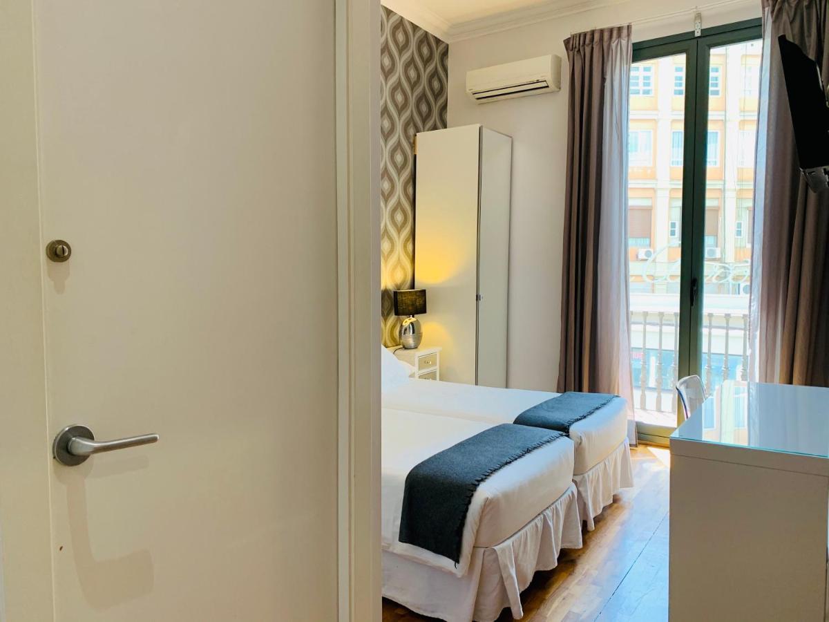 Super Balmes Guest House Барселона Экстерьер фото