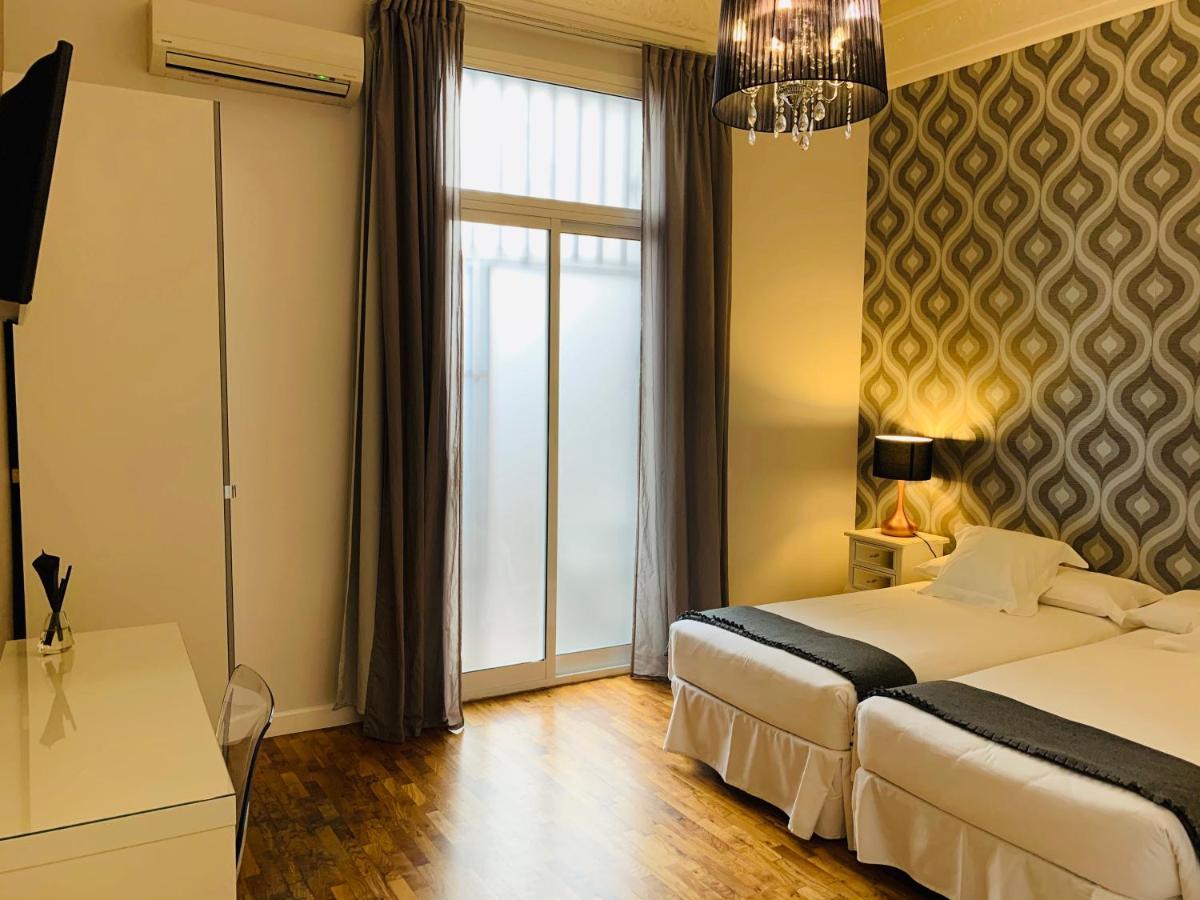 Super Balmes Guest House Барселона Экстерьер фото