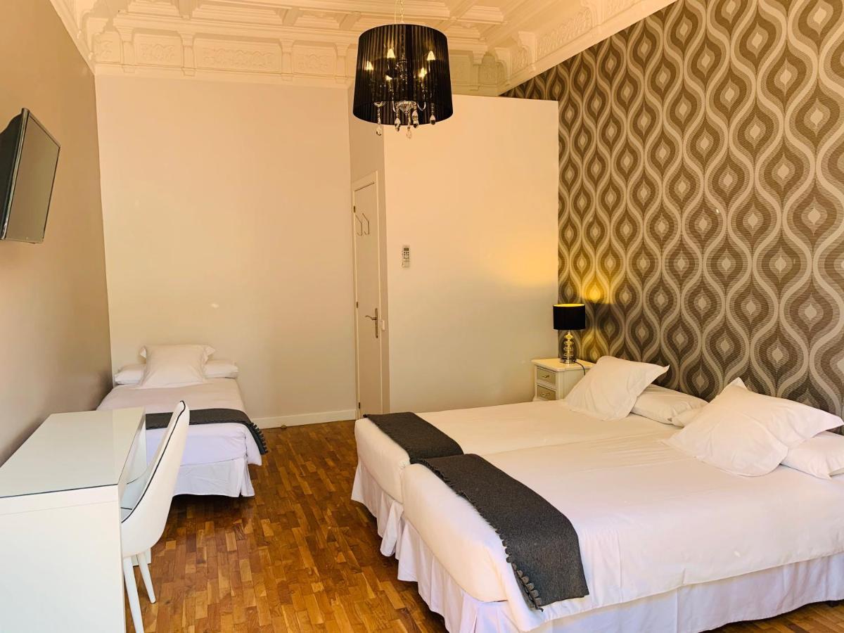 Super Balmes Guest House Барселона Экстерьер фото