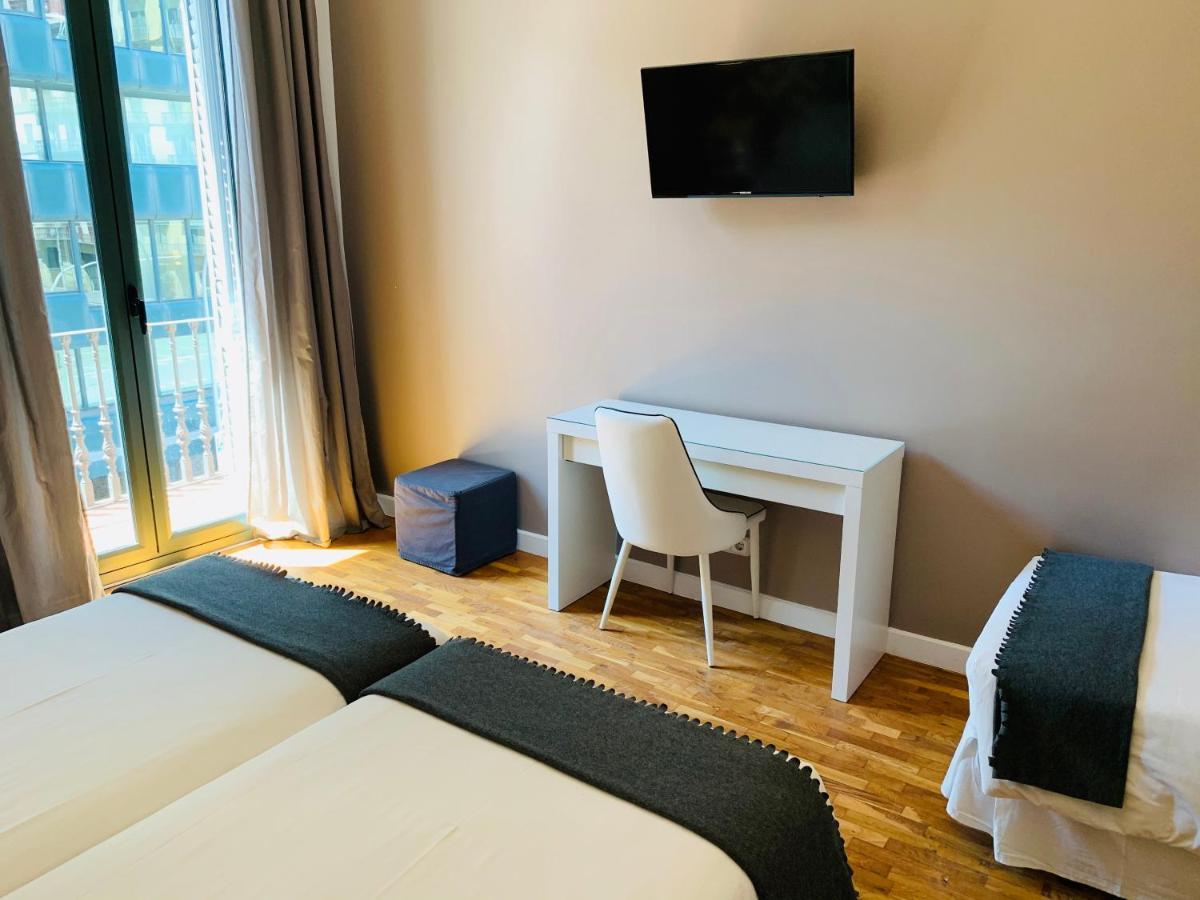 Super Balmes Guest House Барселона Экстерьер фото