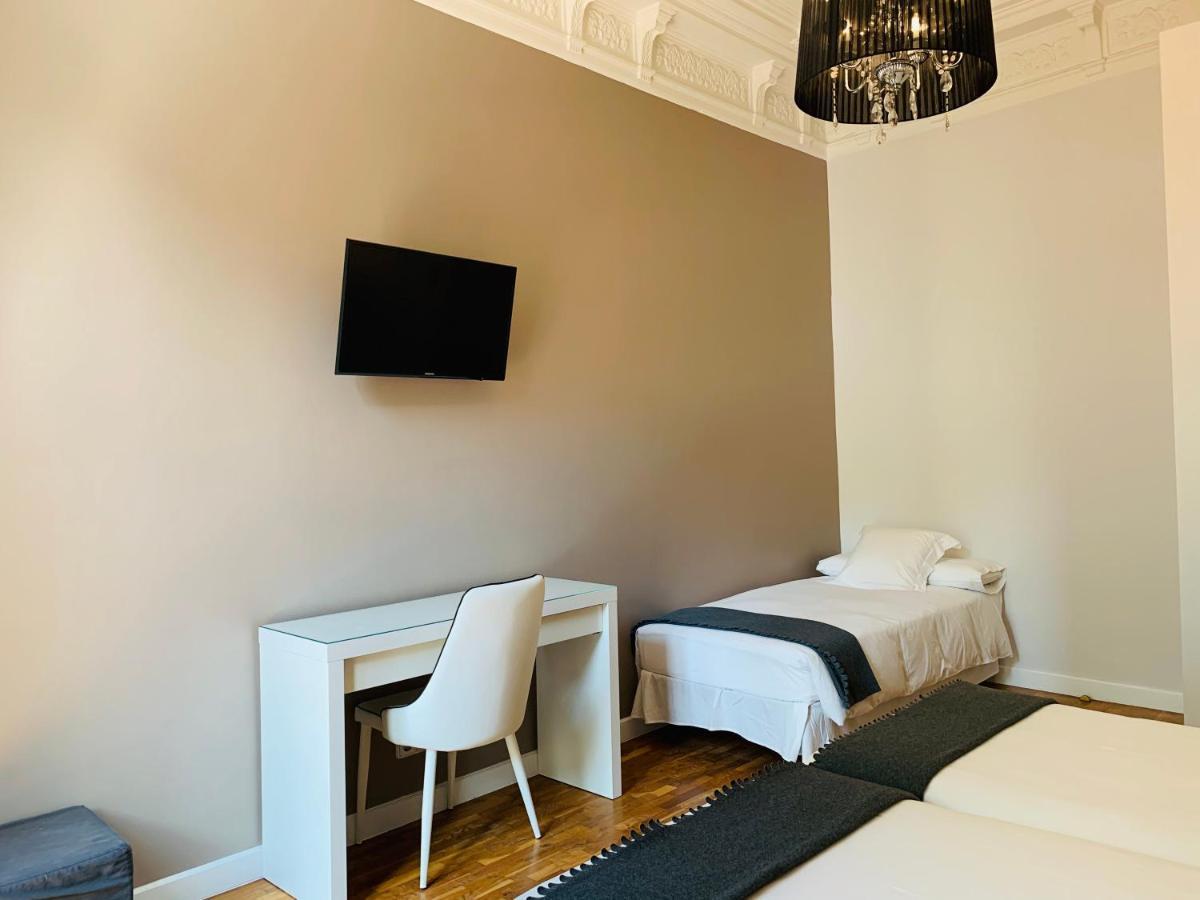 Super Balmes Guest House Барселона Экстерьер фото